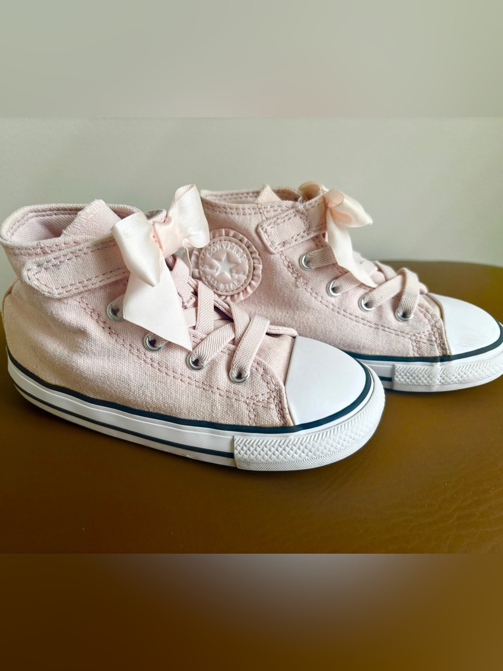 Converse Chuck Taylor All Star Pink Bow High Tops Velcro Child Girls Size 9
